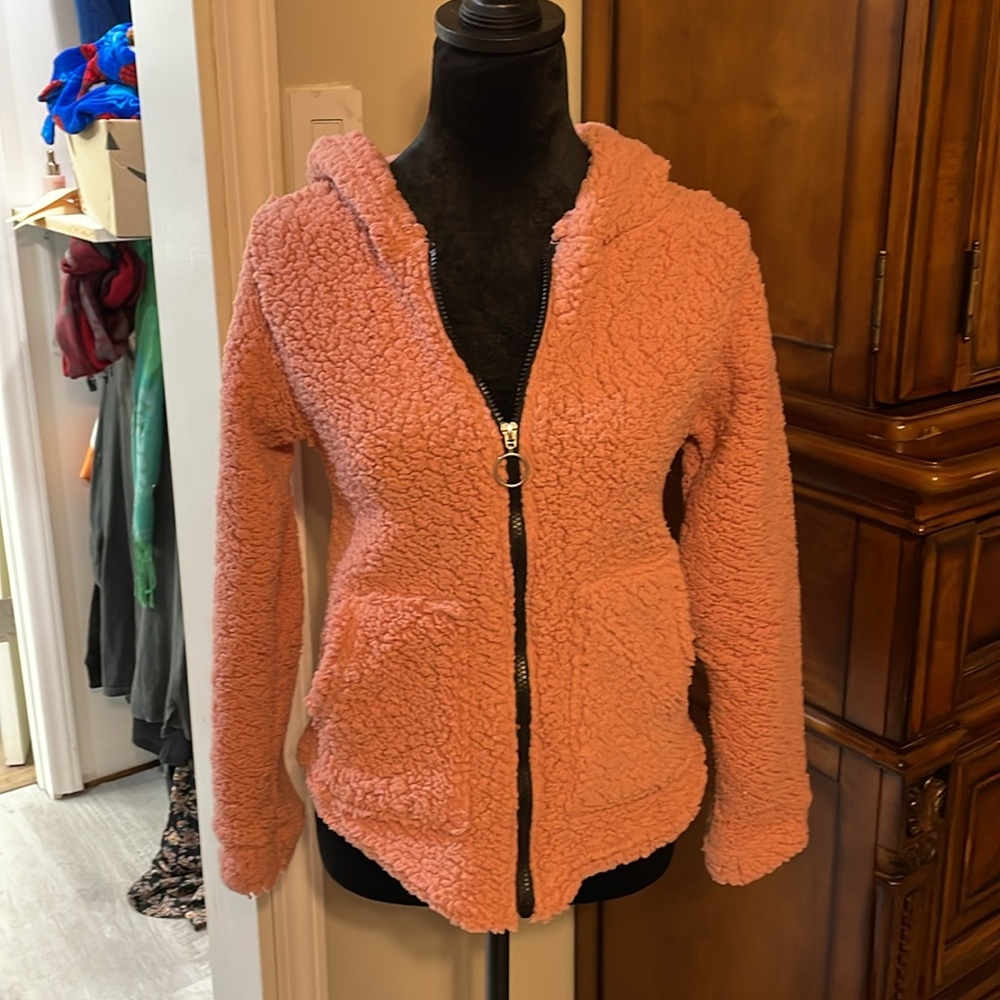 Zip up hoodie with pockets.